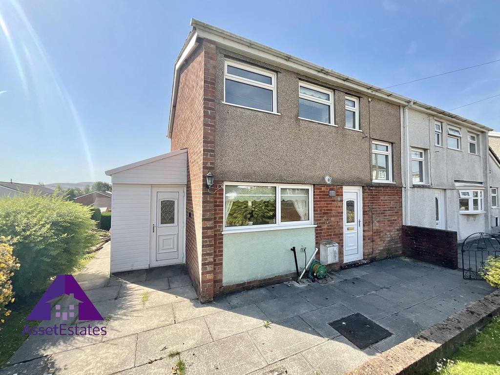 Clydach Avenue, Rassau, Ebbw Vale NP23 5TJ 3 bed semidetached house