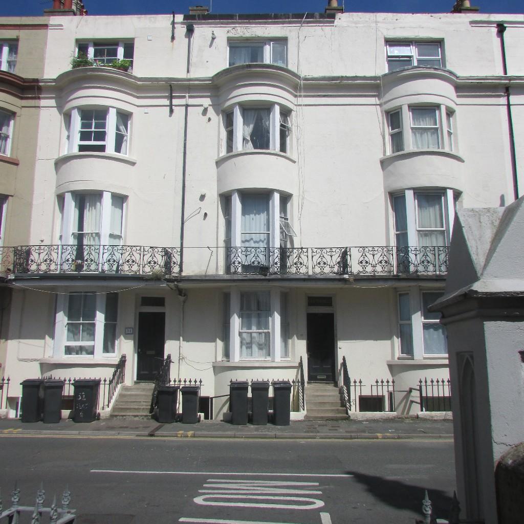 Cavendish Place, Eastbourne BN21 1 bed flat for sale £129,950