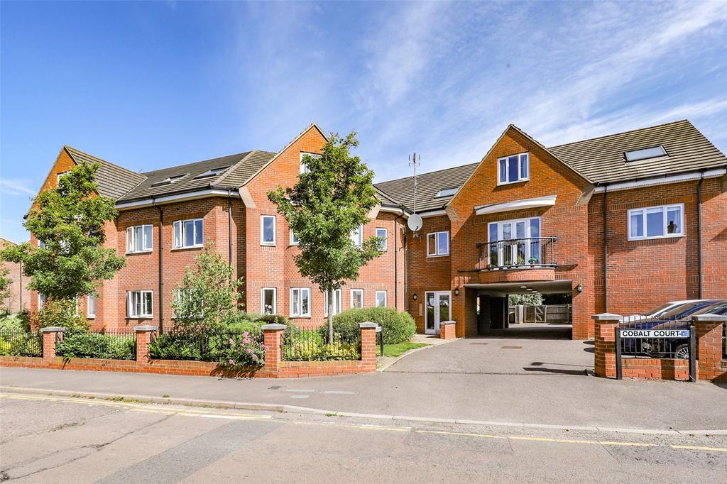 Cobalt Court, Hedley Road, St Albans... 2 bed penthouse - £350,000