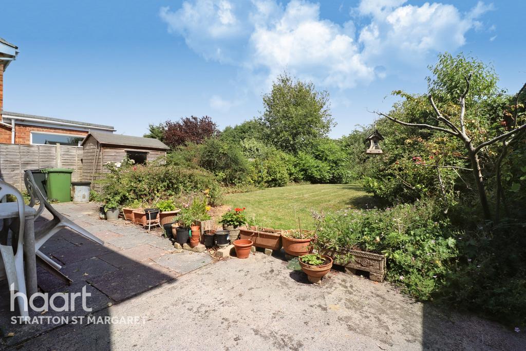 Merlin Way, Swindon 4 bed detached house £400,000