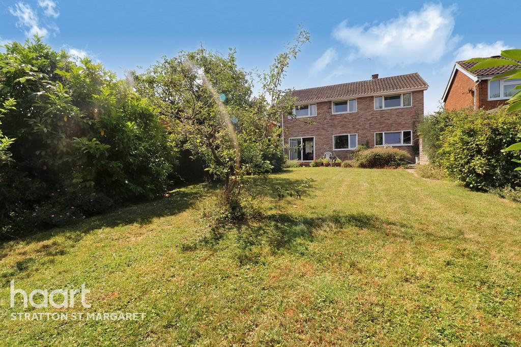 Merlin Way, Swindon 4 bed detached house £400,000