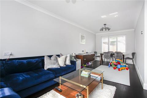 161 Larksfield, Englefield Green, Egham, TW20 0RA