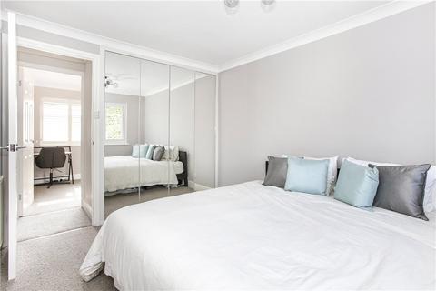 161 Larksfield, Englefield Green, Egham, TW20 0RA