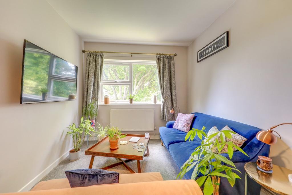 Canadian Avenue, Catford, London, SE6 1 bed flat £275,000