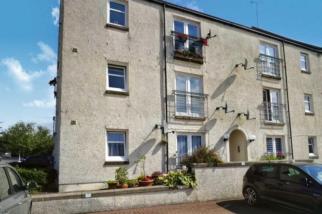 Bridgend, Stewarton 2 bed flat £99,000