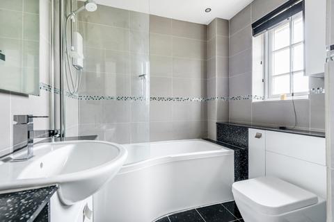 32 Corbett Road, Carterton, OX18 3LD