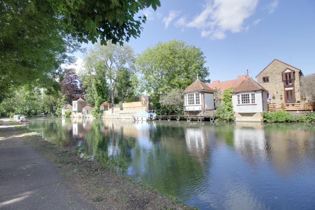 River Lea