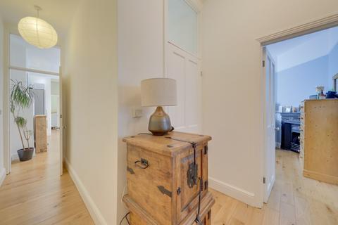 13a Theodore Road, London, SE13 6HT