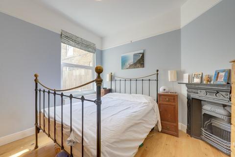 13a Theodore Road, London, SE13 6HT