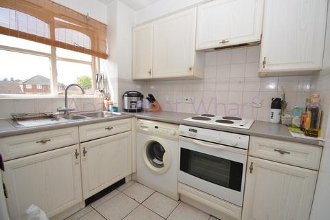 1 bedroom in a flat share to rent, Wheat Sheaf Cl    (Canary Wharf), London, E14