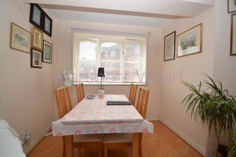 undefined, Wheat Sheaf Cl    (Canary Wharf), London, E14