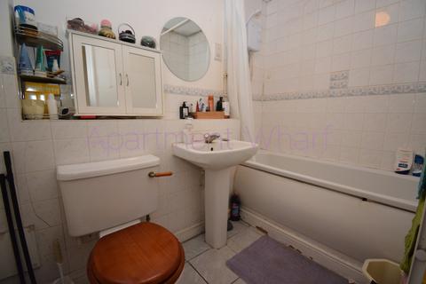 undefined, Wheat Sheaf Cl    (Canary Wharf), London, E14