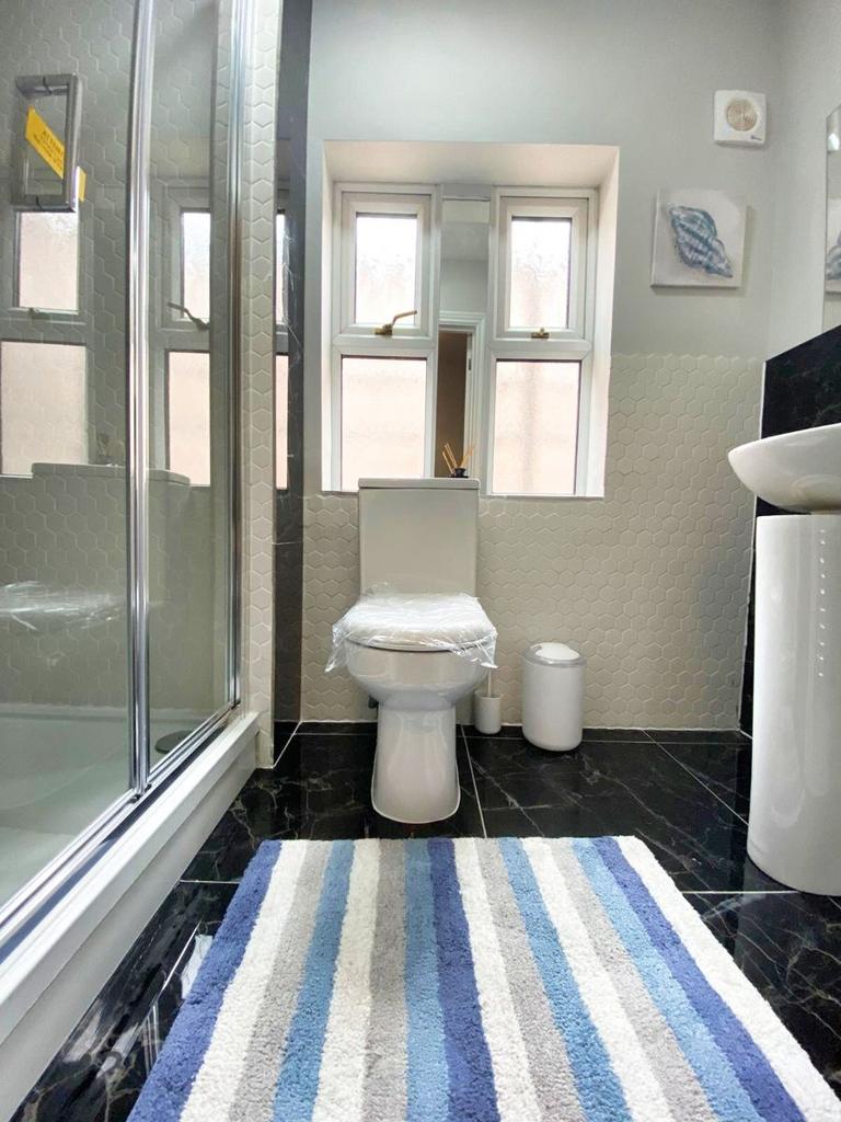 Bedroom 3 Ensuite