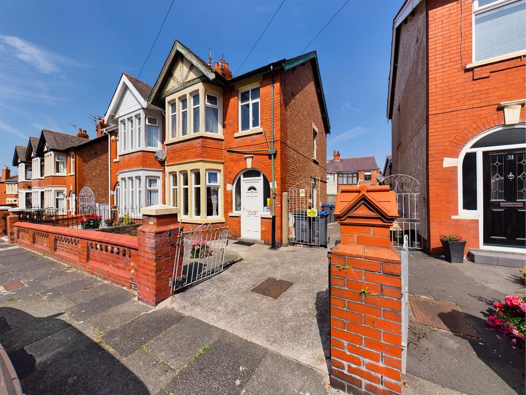 Laurel Avenue, Blackpool, FY1 1 bed apartment £60,000 Laurel Avenue, Blackpool, FY1 1 bed apartment £60,000