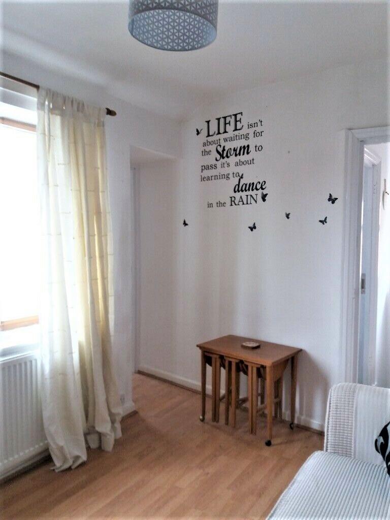 Berwick Avenue, Hayes, Middlesex, UB4 2 bed £1,200 pcm (£