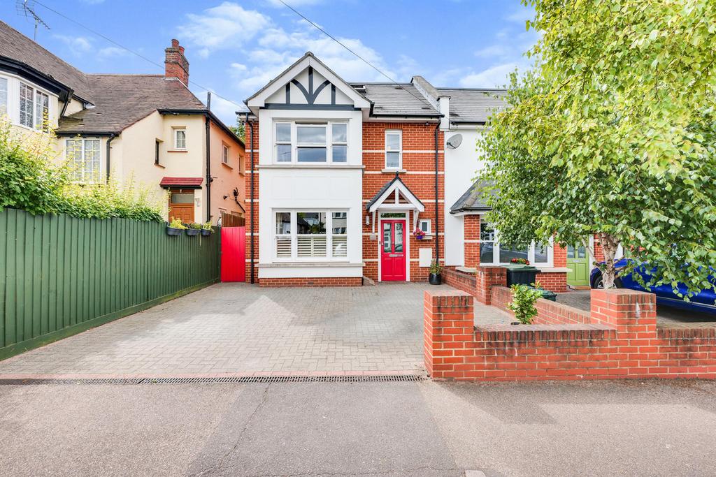 Chalkwell Park Drive, Leighonsea, SS9 5 bed end of terrace house £