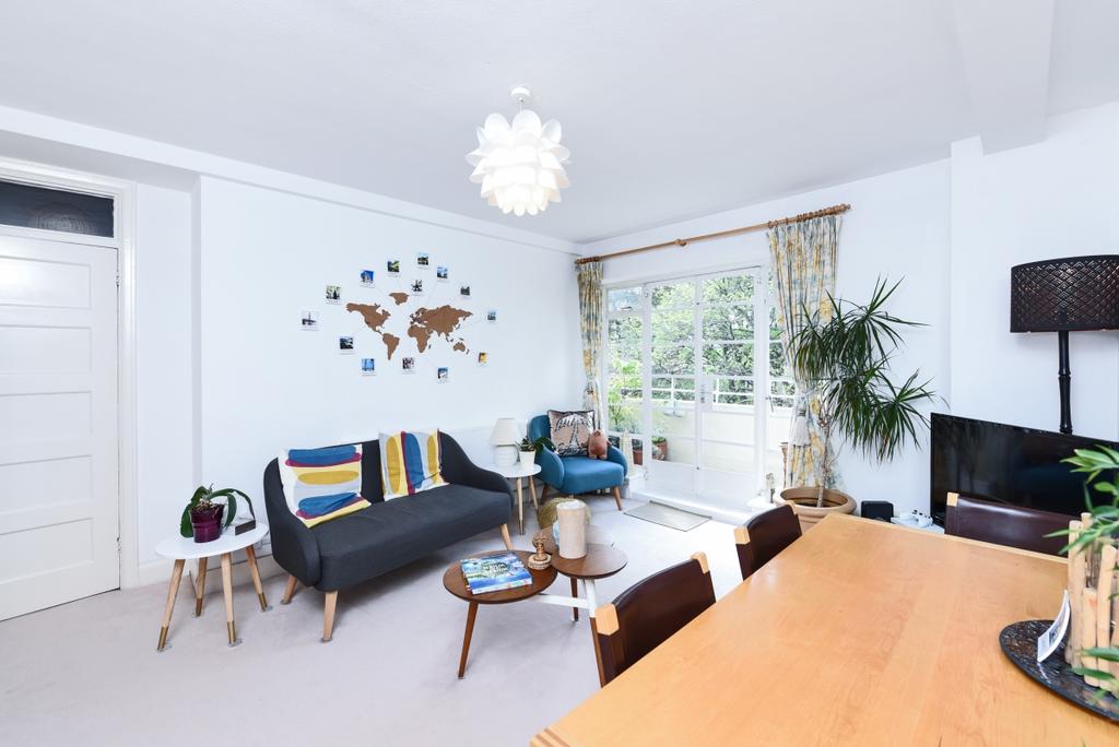 Northwood Hall Hornsey Lane Highgate N6 2 bed flat £1,846 pcm (£426 pw)