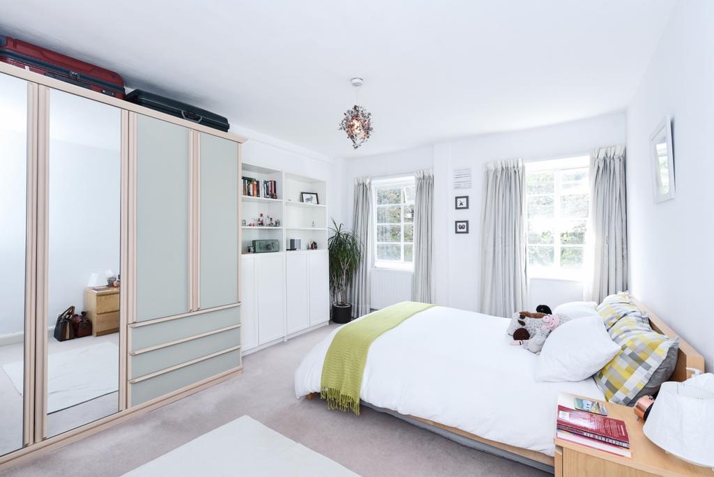 Northwood Hall Hornsey Lane Highgate N6 2 bed flat £1,846 pcm (£426 pw)