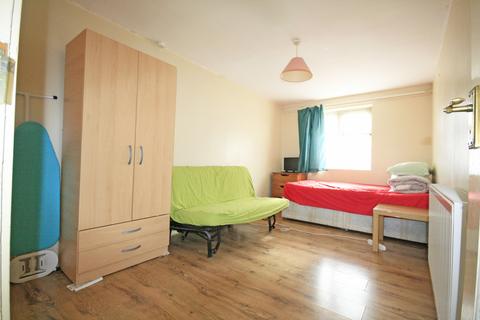 1 bedroom flat for sale, Netley Road, Ilford, Essex, IG2