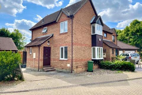 3 bedroom semi-detached house to rent, Pleshey Close, Shenley Church End