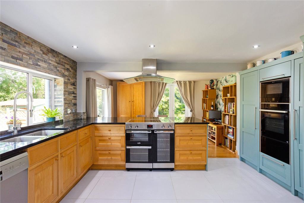 The Scop, Almondsbury, Bristol, BS32 5 bed detached house £1,195,000
