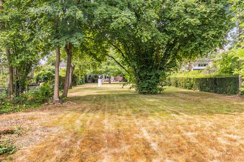 Oakwood Burtons Lane, Chalfont St Giles, HP8 4BB