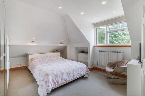 Oakwood Burtons Lane, Chalfont St Giles, HP8 4BB