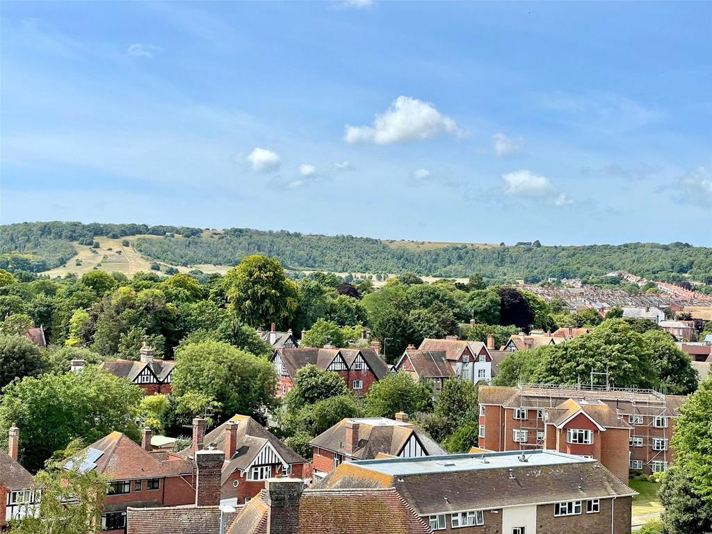 The Limes, Upperton Road, Eastbourne... 2 bed apartment £230,000