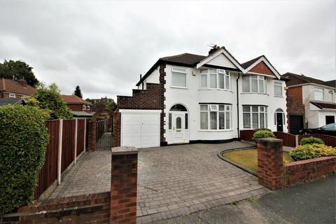 3 bedroom semi-detached house for sale - Wallingford Road, Urmston, Manchester