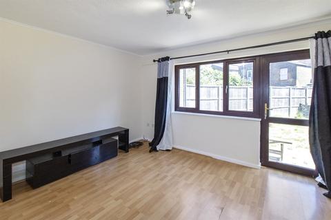 3 bedroom house to rent - Winifred Street, E16