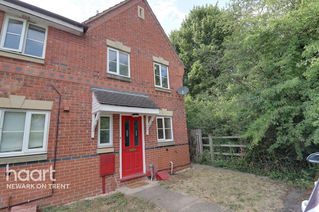 Robert Dukeson Avenue, Newark 2 bed end of terrace house £150,000