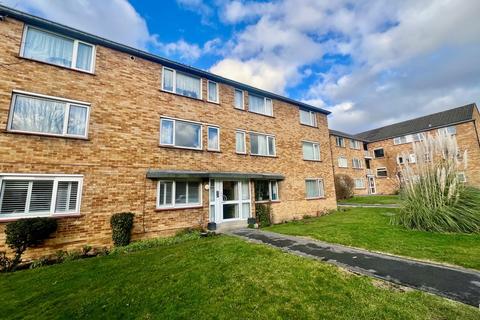 2 bedroom flat to rent, Salisbury House, Ruislip HA4