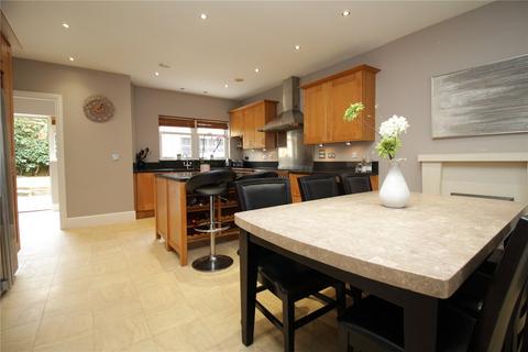 5 bedroom detached house to rent, Billers Chase, Chelmsford Garden, Chelmsford, CM1