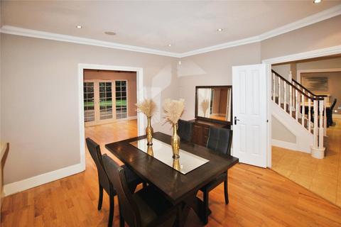 5 bedroom detached house to rent, Billers Chase, Chelmsford Garden, Chelmsford, CM1