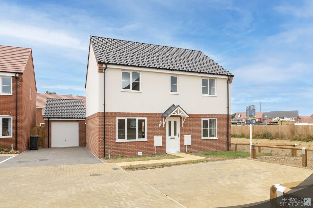Stoat Mead, Hethersett 4 bed detached house £400,000