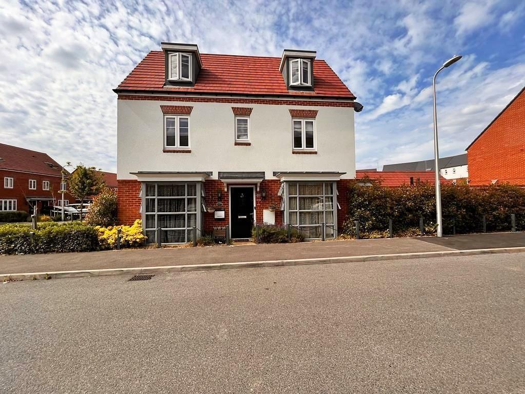 Wokingham, Berkshire, RG40 4 bed detached house £2,750 pcm (£635 pw)