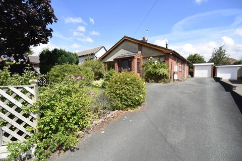 3 bedroom detached bungalow for sale - Wrexham Road, Whitchurch