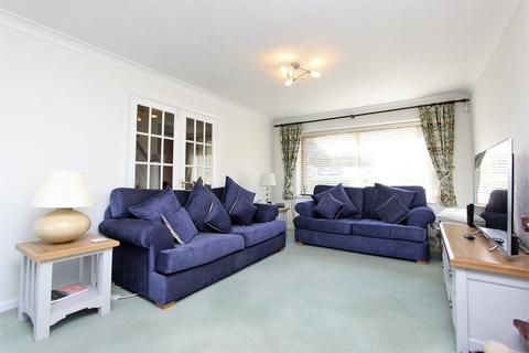 7 Cherry Close, Banstead, SM7 1LF