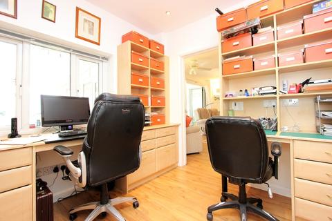 24 Garratts Lane, Banstead, SM7 2EA