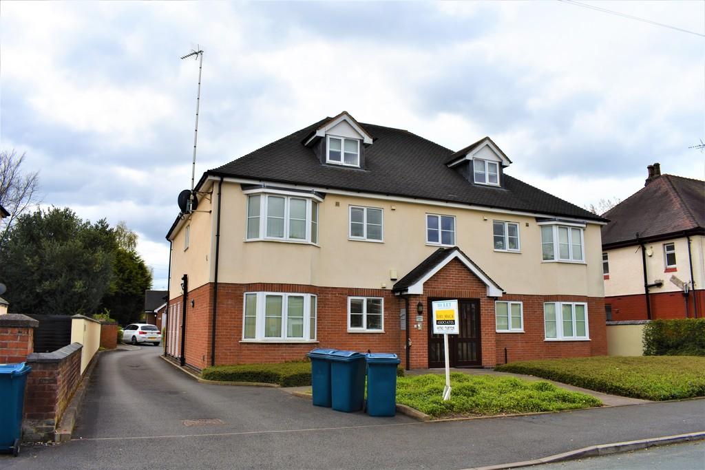 Flat 2 Queenscroft Court, Queensville... 1 bed flat £600 pcm (£138 pw)