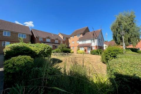 2 bedroom apartment to rent, Eagle Close, Waltham Abbey