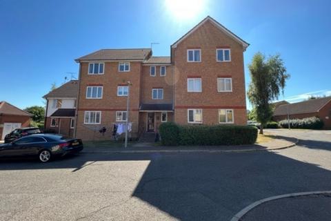 2 bedroom apartment to rent, Eagle Close, Waltham Abbey