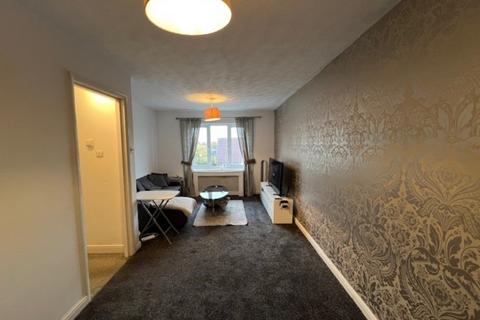 2 bedroom apartment to rent, Eagle Close, Waltham Abbey