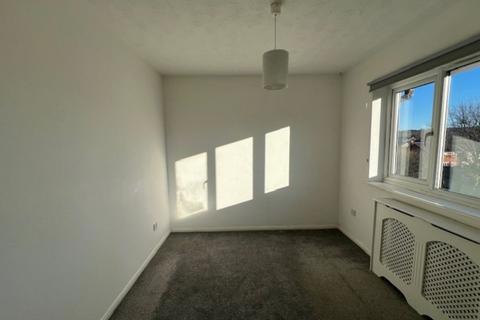 2 bedroom apartment to rent, Eagle Close, Waltham Abbey