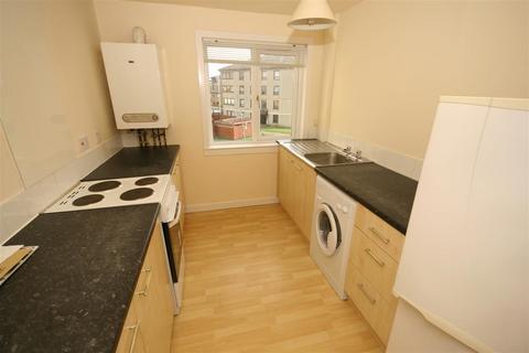 3 bedroom flat to rent, Claret Road, Grangemouth