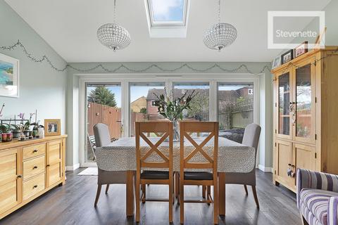 92 Blenheim Square, North Weald, Epping, CM16 6FQ