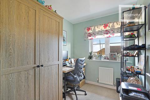 92 Blenheim Square, North Weald, Epping, CM16 6FQ