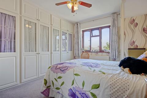 133 Wricklemarsh Road, London, SE3 8DL