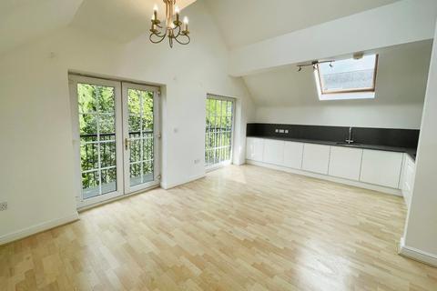 2 bedroom flat to rent, Heath Road, Hale, Cheshire, WA14