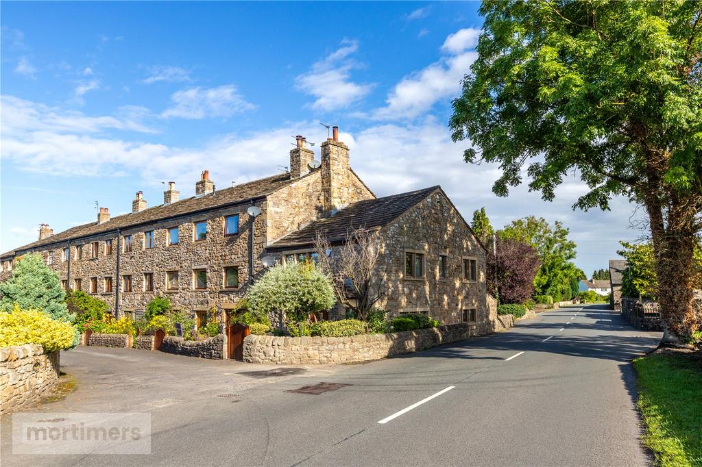 Sawley, Clitheroe, Lancashire, BB7 3 bed terraced house for sale £330,000